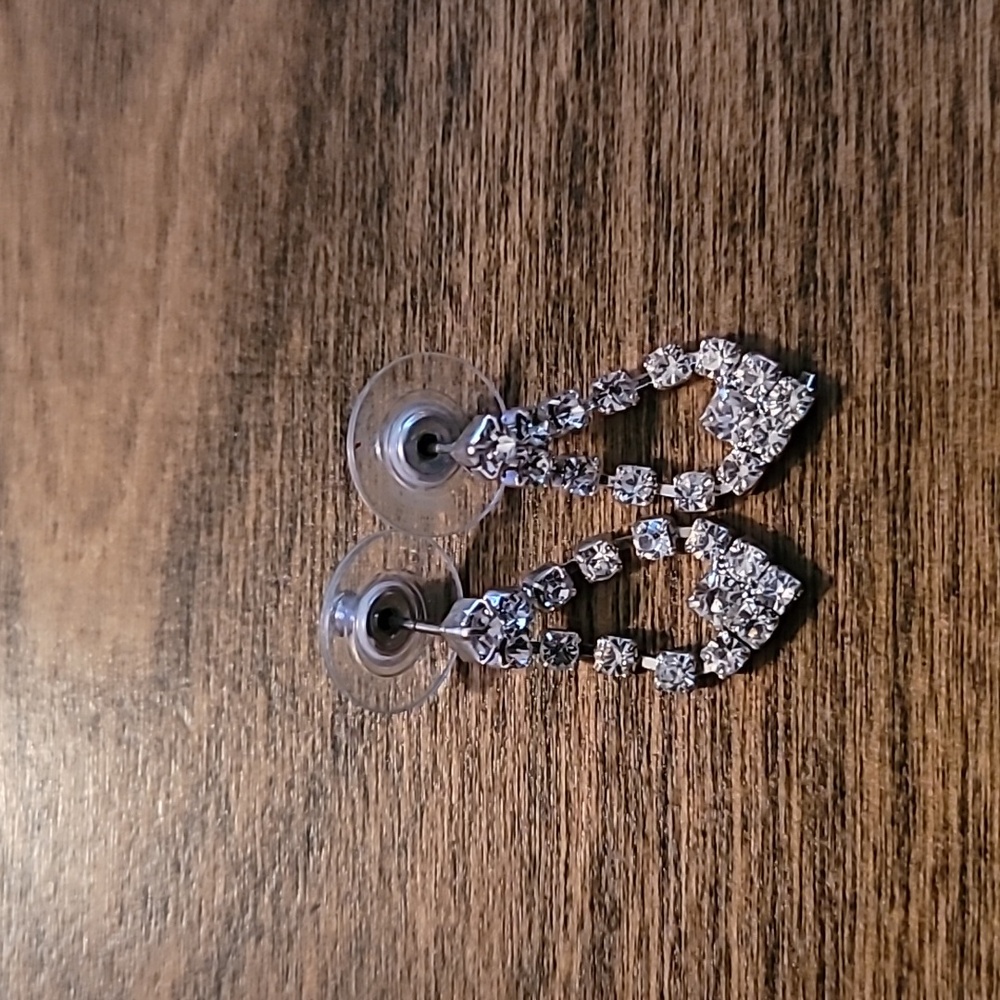 Elegant Silver Crystal Drop Earrings - Picture 2 of 2